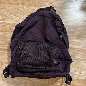 DEEP PURPLE LULULEMON MEDIUM BACKPACK